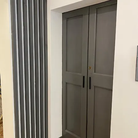 Queen Room In Pieno Centro- Confort,Relax E Privacy 招待所