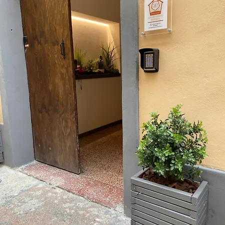 Queen In Centro A - Comfort, Privacy & Free Parking Gasthof