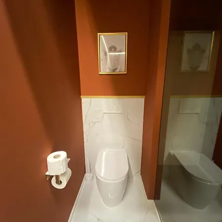 Queen In Centro A - Comfort, Privacy & Free Parking